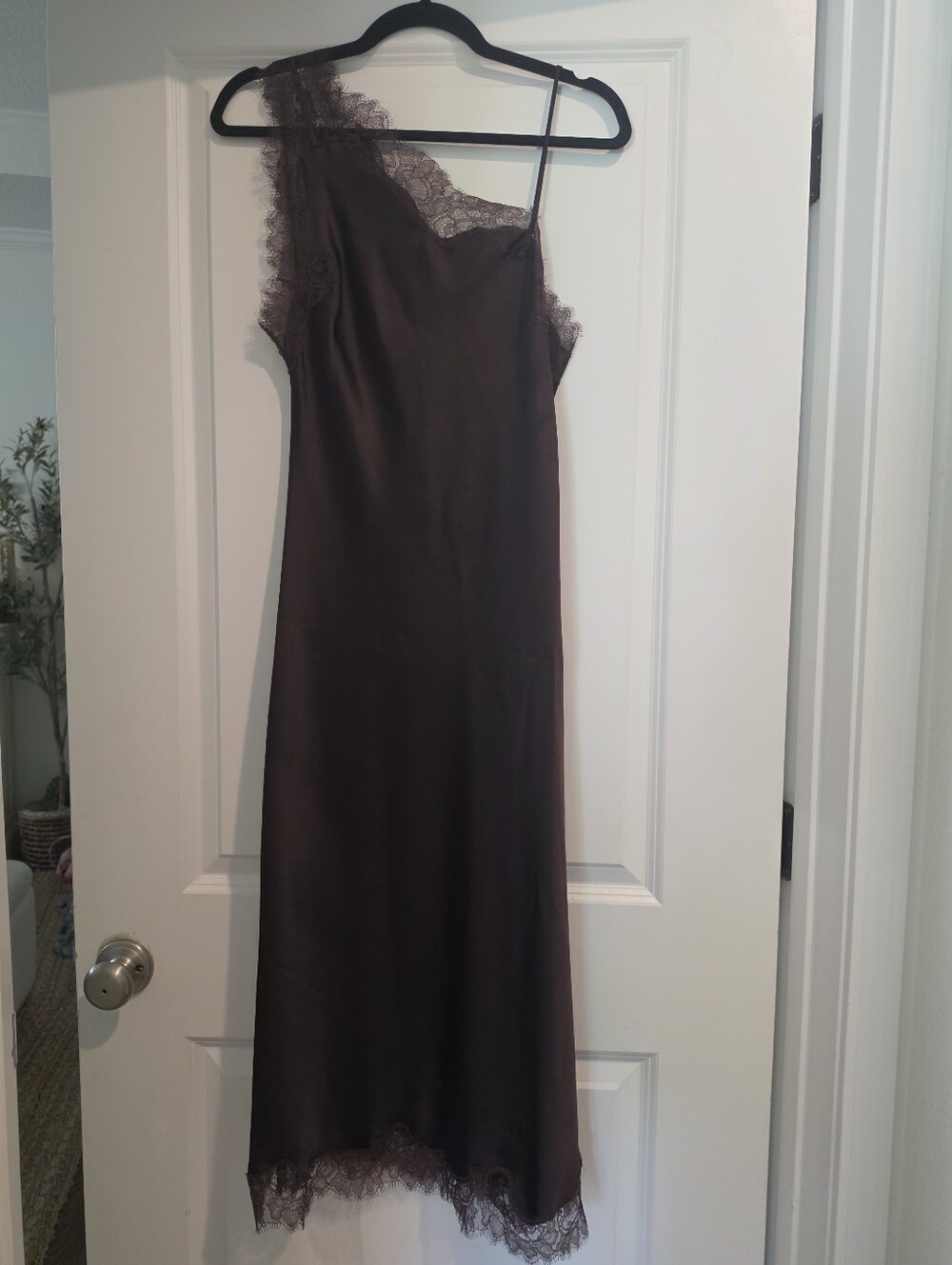 Asymetrical Satin Lace Dress - Picture 7 of 8